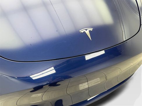 Used 2023 Tesla Model Y 2WD image 24