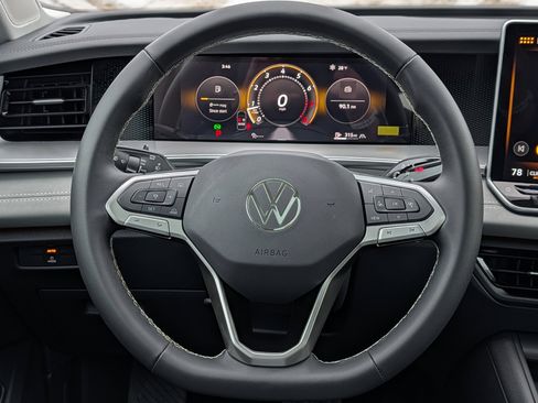 New 2026 Volkswagen Tiguan SE image 10