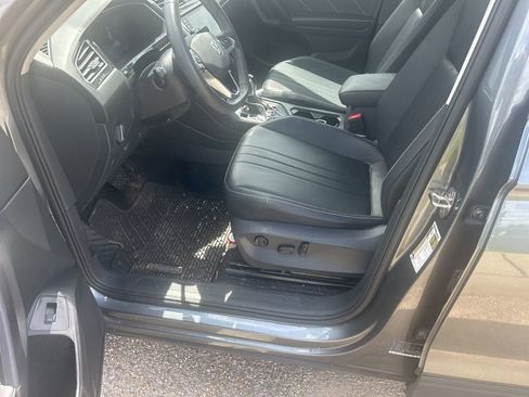 Used 2024 Volkswagen Tiguan SE FWD image 4