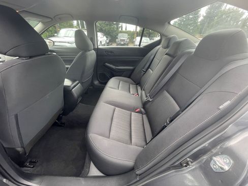 Used 2025 Nissan Altima 2.5 SV image 25