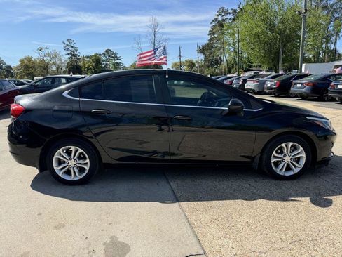 Used 2019 Chevrolet Cruze LT image 4