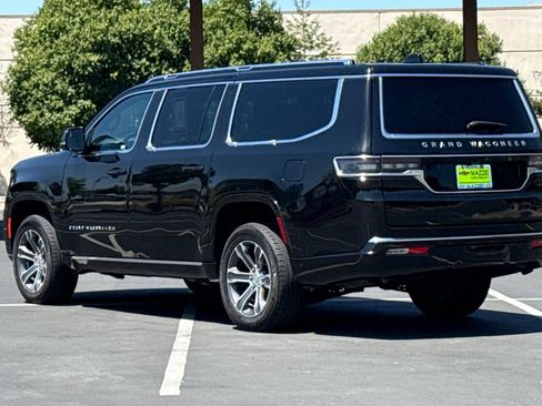 Used 2024 Jeep Grand Wagoneer L 4WD image 3