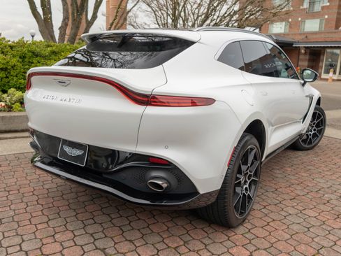 Used 2021 Aston Martin DBX image 48