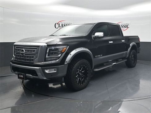 Used 2024 Nissan Titan Platinum Reserve w/ Moonroof Package image 3