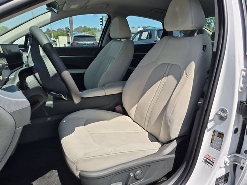 Used 2025 Hyundai Sonata SEL FWD image 25
