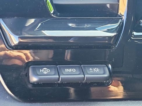 Used 2022 Chevrolet Silverado 1500 ZR2 w/ Technology Package image 28