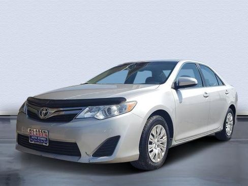 Used 2014 Toyota Camry LE FWD image 1