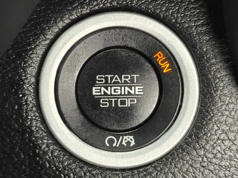Used 2020 RAM 1500 Big Horn AWD/4WD image 14
