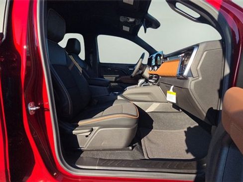 New 2026 GMC Canyon AT4 image 13