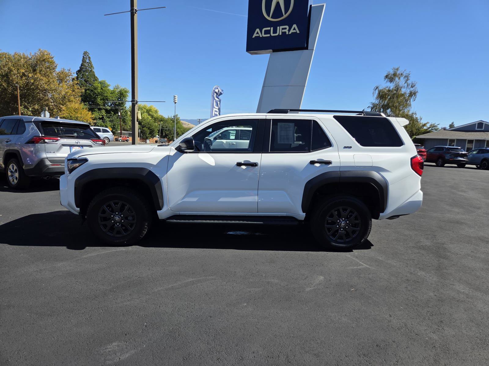 Used 2025 Toyota 4Runner SR5 AWD/4WD image 8