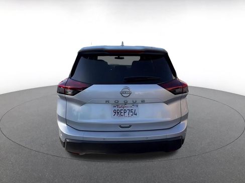 Used 2025 Nissan Rogue SV FWD image 12