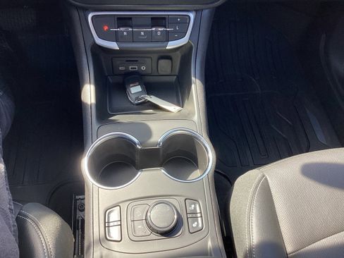 Used 2024 GMC Terrain SLT w/ LPO, Floor Liner Package AWD/4WD image 19