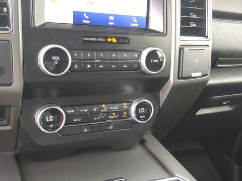 Used 2021 Ford Expedition Max XLT RWD image 17
