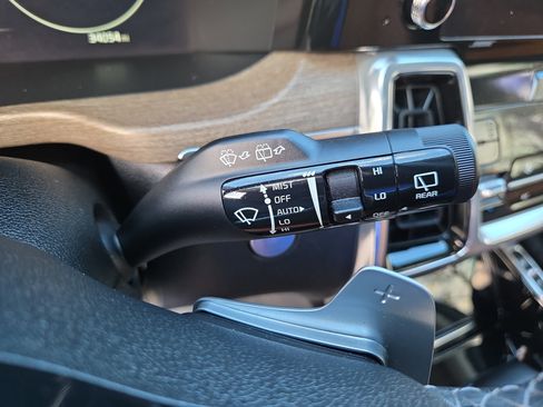 Used 2023 Kia Sorento SX Prestige image 15