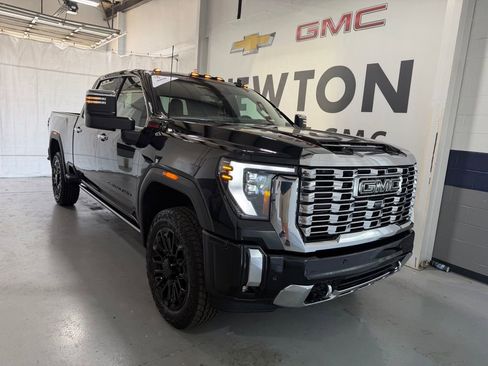 New 2026 GMC Sierra 2500 Denali w/ Denali Reserve Package AWD/4WD image 2