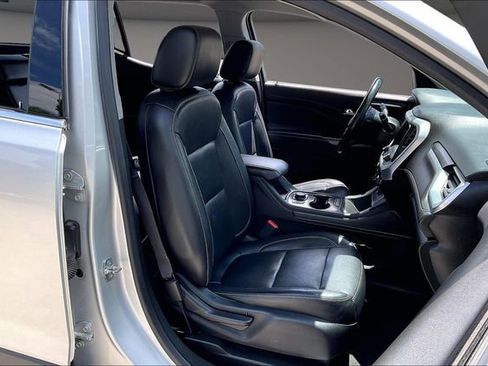 Used 2020 GMC Acadia SLT FWD image 7
