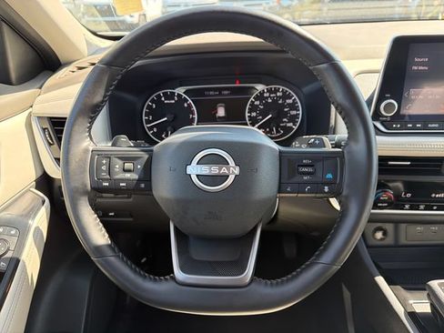 Used 2025 Nissan Rogue SV AWD/4WD image 14