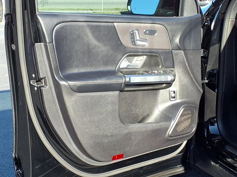 Used 2021 Mercedes-Benz GLB 250 image 14