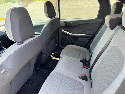 Used 2022 Ford Escape SE FWD image 13