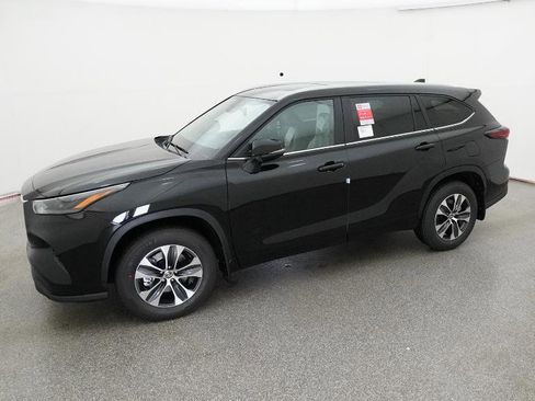 New 2026 Toyota Highlander XLE AWD/4WD image 4