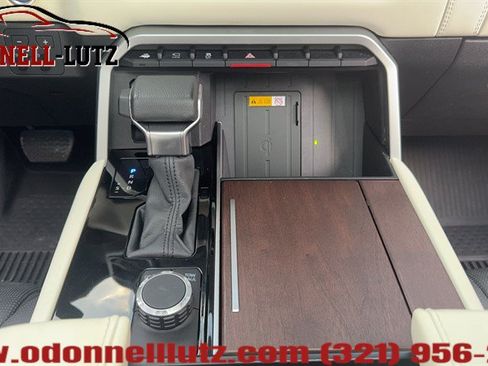 Used 2024 Toyota Sequoia Capstone RWD image 29