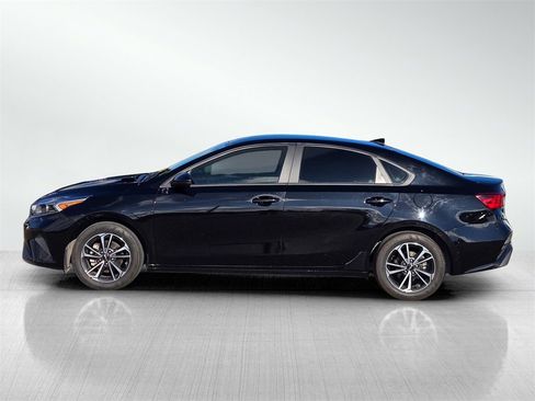 Used 2023 Kia Forte LXS image 7