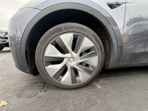 Used 2023 Tesla Model Y Long Range image 9