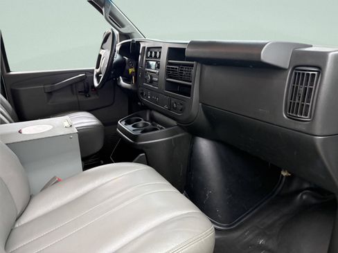 Used 2019 Chevrolet Express 3500 w/ Driver Convenience Package image 23