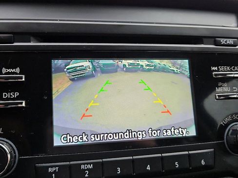 Used 2018 Nissan Titan SV image 20