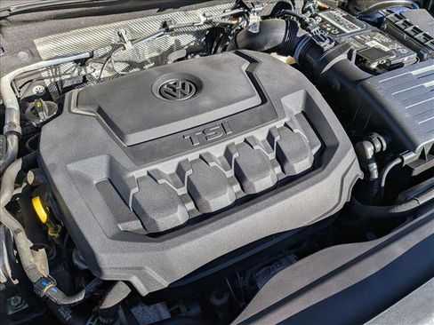 Used 2022 Volkswagen Tiguan SE image 22