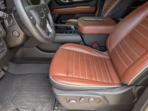 Used 2023 GMC Yukon Denali Ultimate AWD/4WD image 8