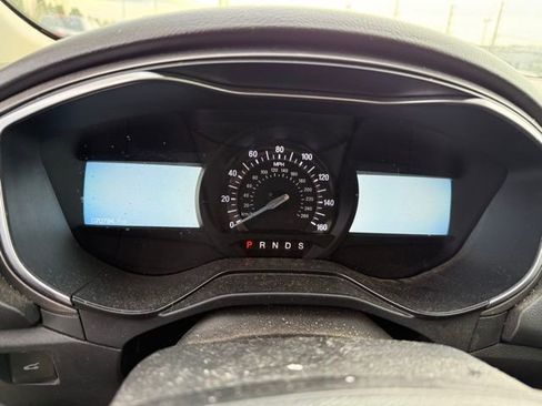 Used 2019 Ford Fusion SE w/ Equipment Group 151A FWD image 8