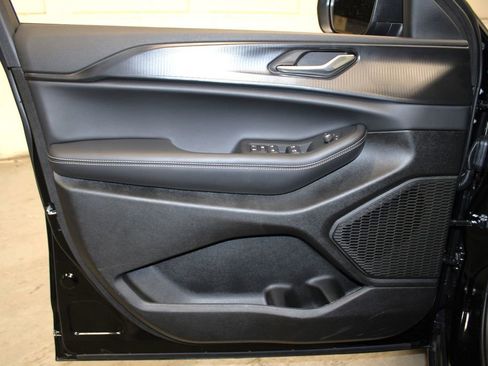 New 2025 Jeep Grand Cherokee Laredo w/ Luxury Tech Group I image 25