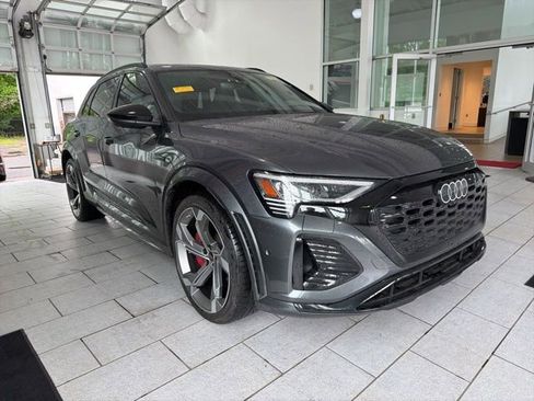 Used 2024 Audi Q8 e-tron Prestige w/ Prestige Package AWD/4WD image 6