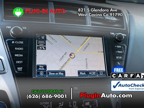 Used 2013 Toyota Prius V Five image 3