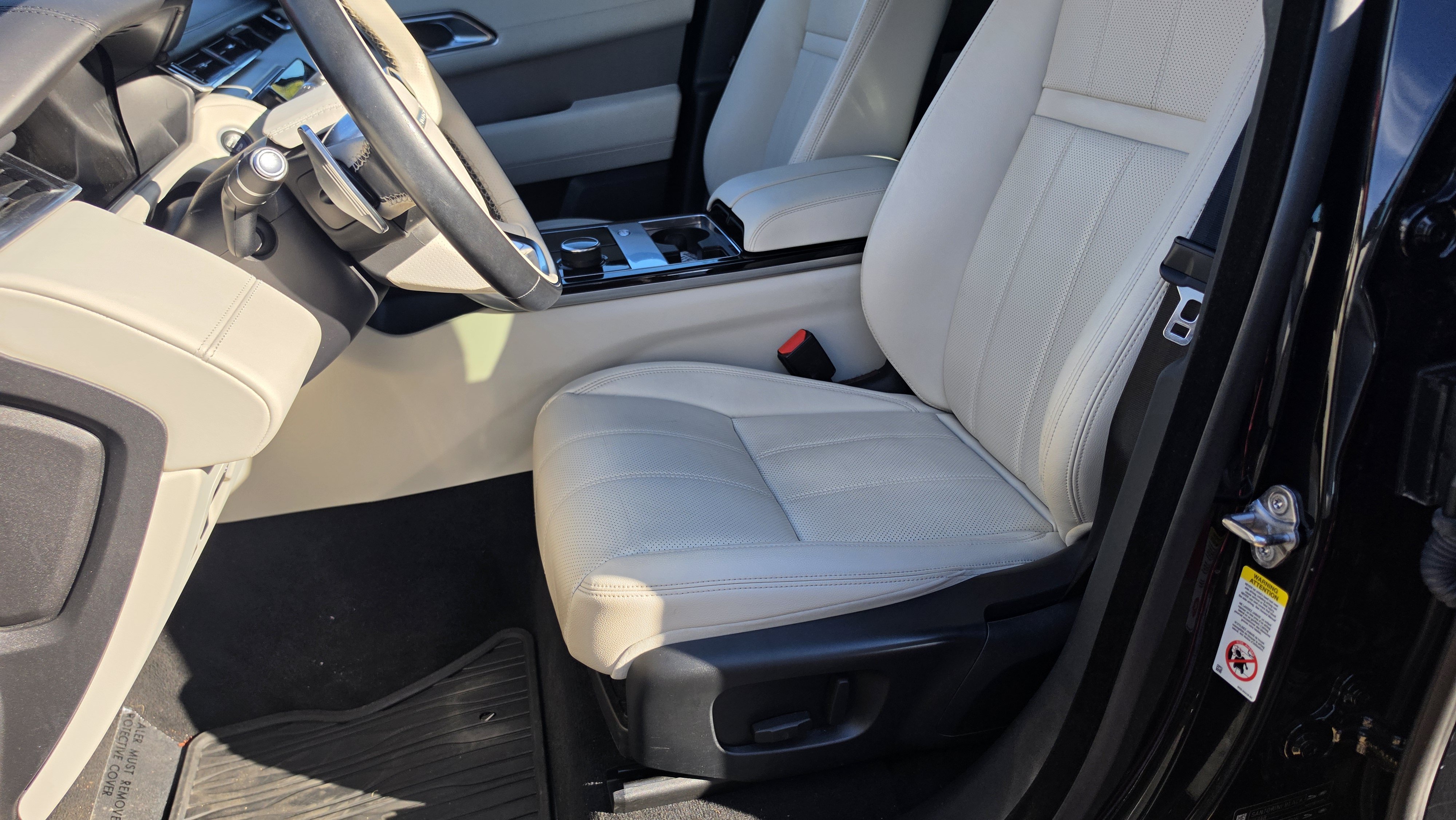 Used 2018 Land Rover Range Rover Velar R-Dynamic SE AWD/4WD image 25