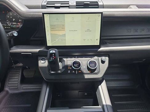 Certified 2025 Land Rover Defender 110 X-Dynamic SE AWD/4WD image 20