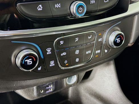 Used 2021 Chevrolet Traverse RS image 19