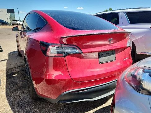 Used 2022 Tesla Model Y Performance AWD/4WD image 2