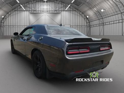 Used 2017 Dodge Challenger SXT RWD image 3