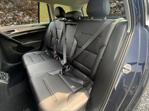 Used 2017 Volkswagen Golf Alltrack S image 22