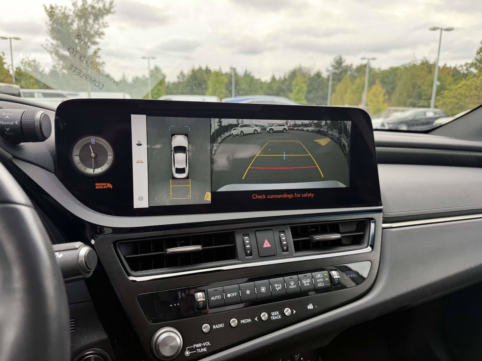 Used 2024 Lexus ES 350 Ultra Luxury w/ Accessory Package (Z2) FWD image 11