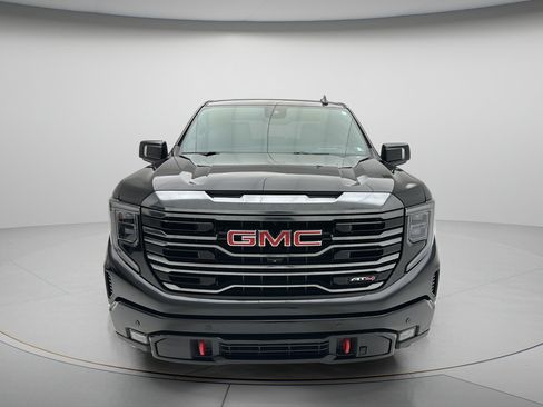 Used 2024 GMC Sierra 1500 AT4 w/ Technology Package AWD/4WD image 3