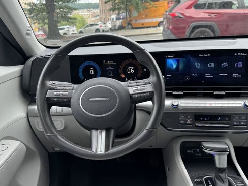 Used 2025 Hyundai Kona SEL FWD image 20