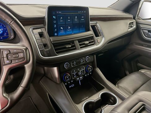 Used 2024 Chevrolet Suburban Premier image 26