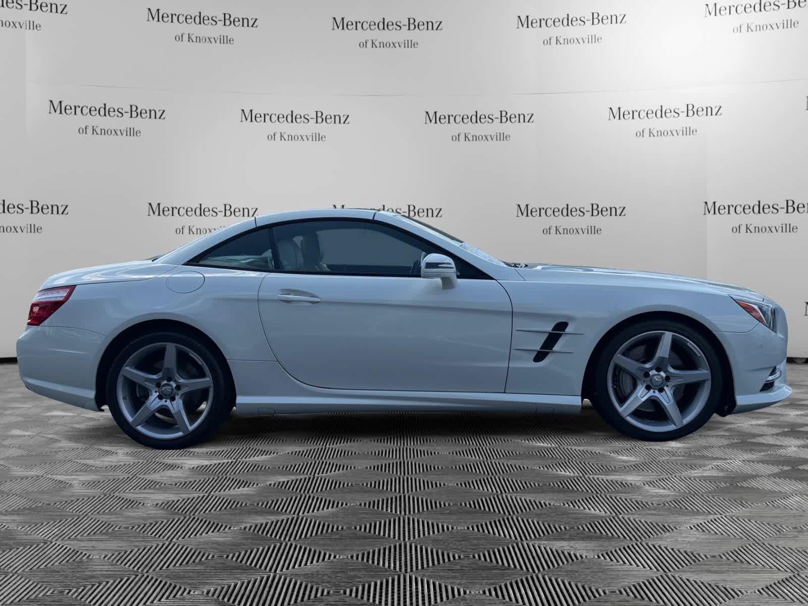 Used 2015 Mercedes-Benz SL 550 image 6