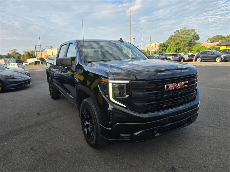 Used 2024 GMC Sierra 1500 Pro w/ Graphite Edition AWD/4WD image 4