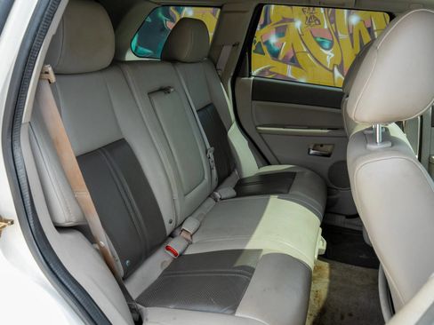 Used 2007 Jeep Grand Cherokee Limited RWD image 15
