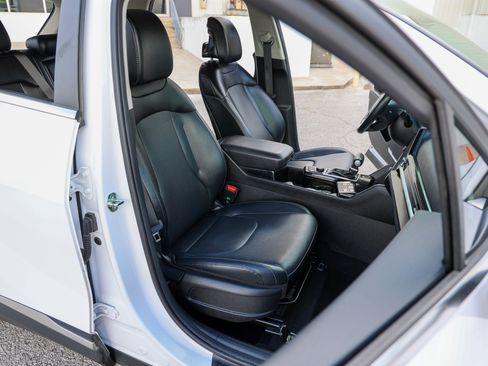Used 2025 Kia Sportage EX FWD image 42