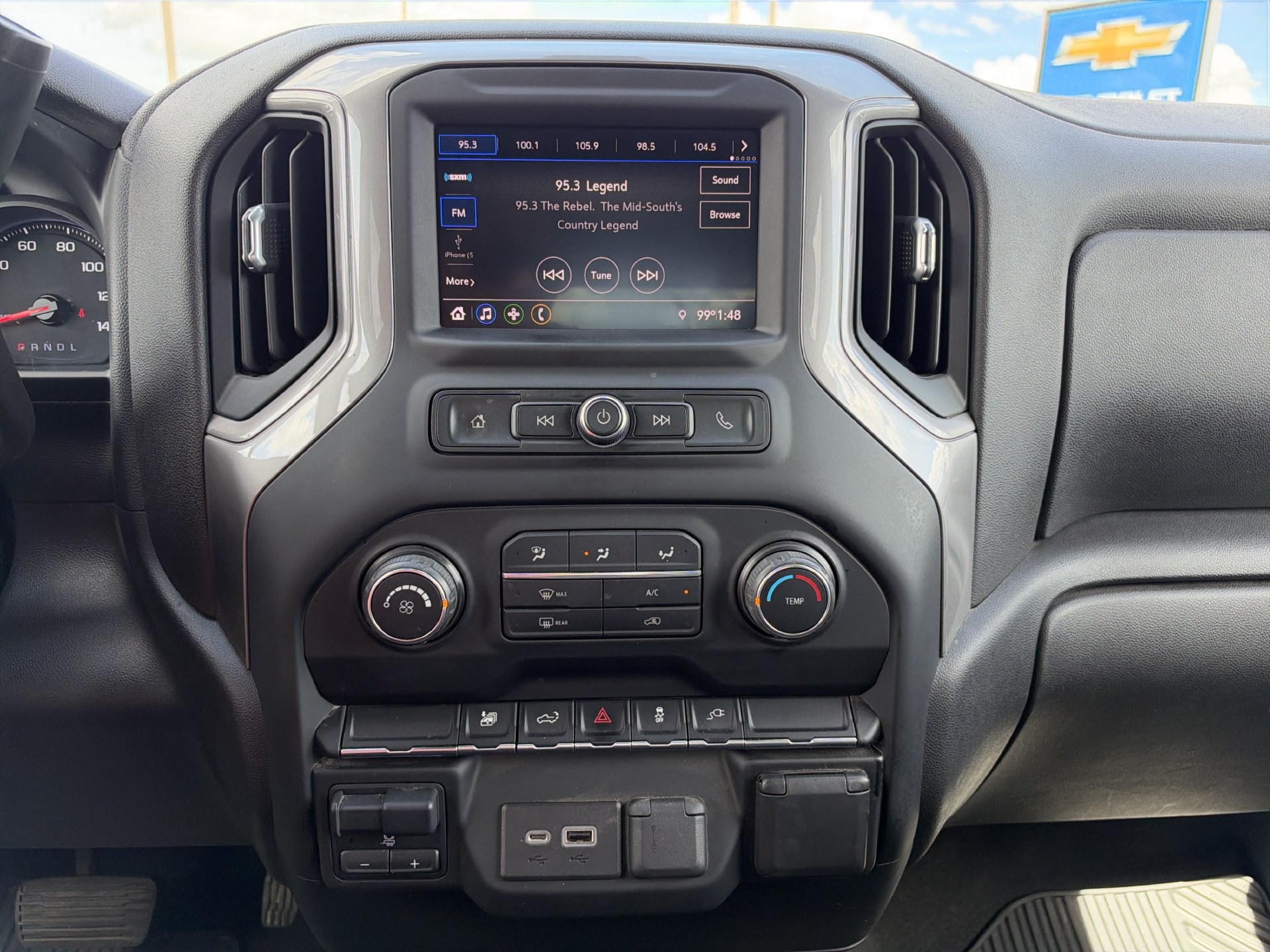 Used 2022 Chevrolet Silverado 2500 Custom w/ Custom Value Package AWD/4WD image 21